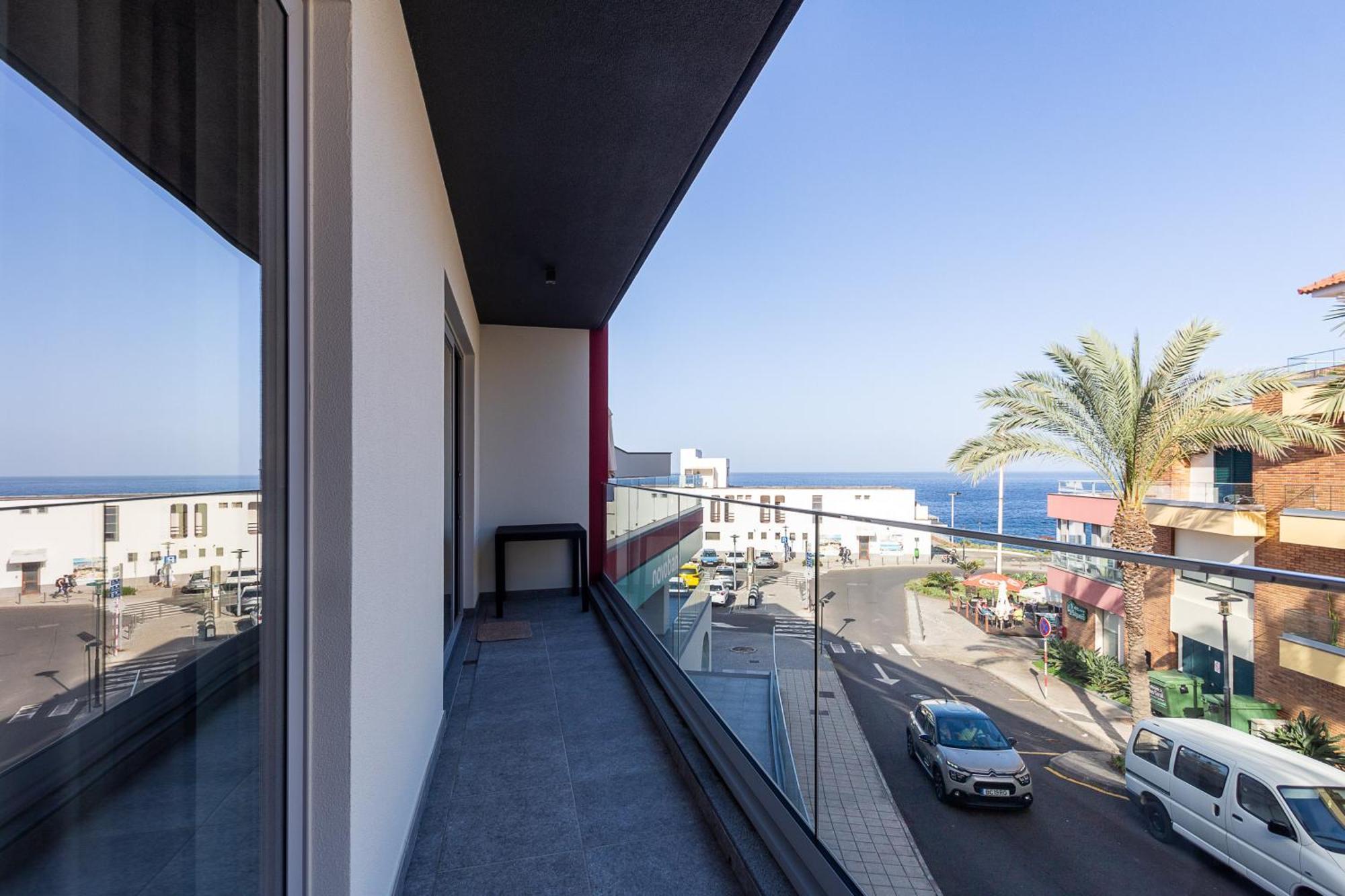Luxury And Modern Apartment In Porto Moniz Center Luaran gambar