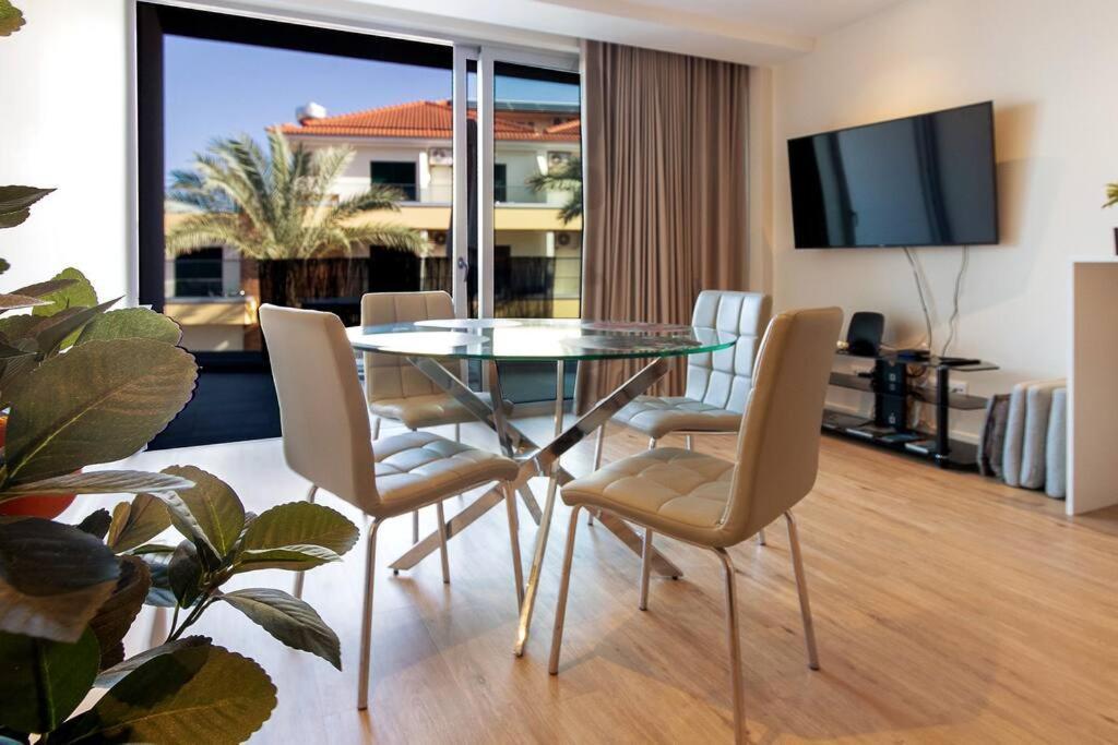 Luxury And Modern Apartment In Porto Moniz Center Luaran gambar